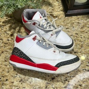 Air Jordan 3 Retro Fire Red 2022 Sneakers 2.5Y